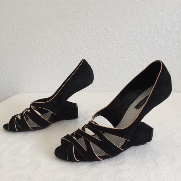 marc jacobs reverse heel